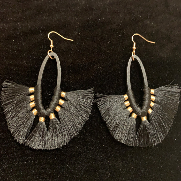 Aretes Motas Negras