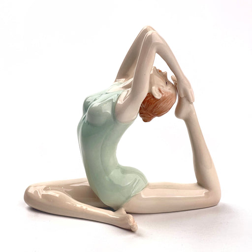 Figura Porcelana Mujer Yoga Paloma Kapotasana