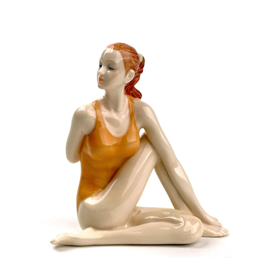 Figura Porcelana Mujer Yoga Torciendo Espalda