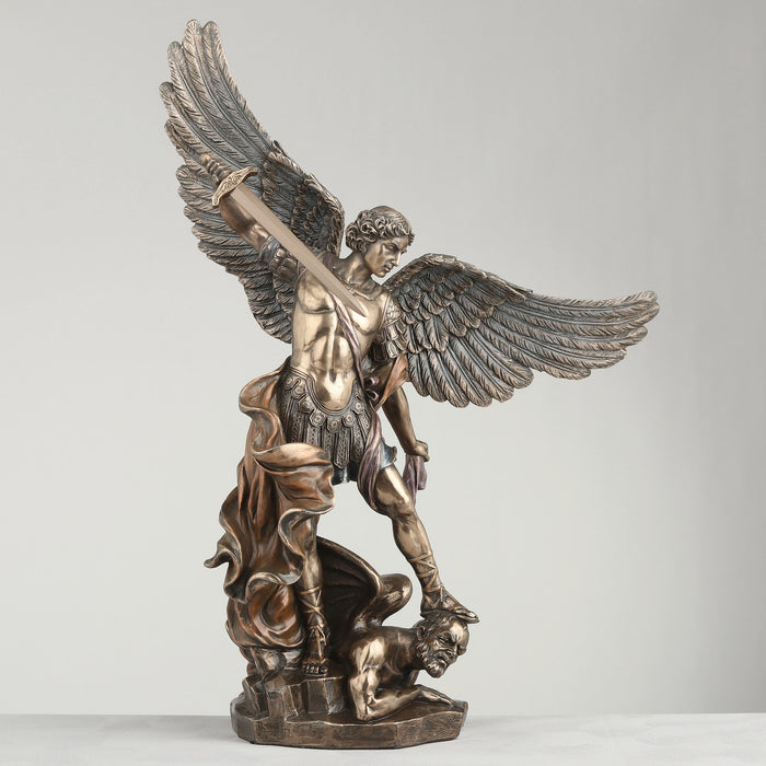 Estatuilla San Miguel Pisotea Al Demonio
