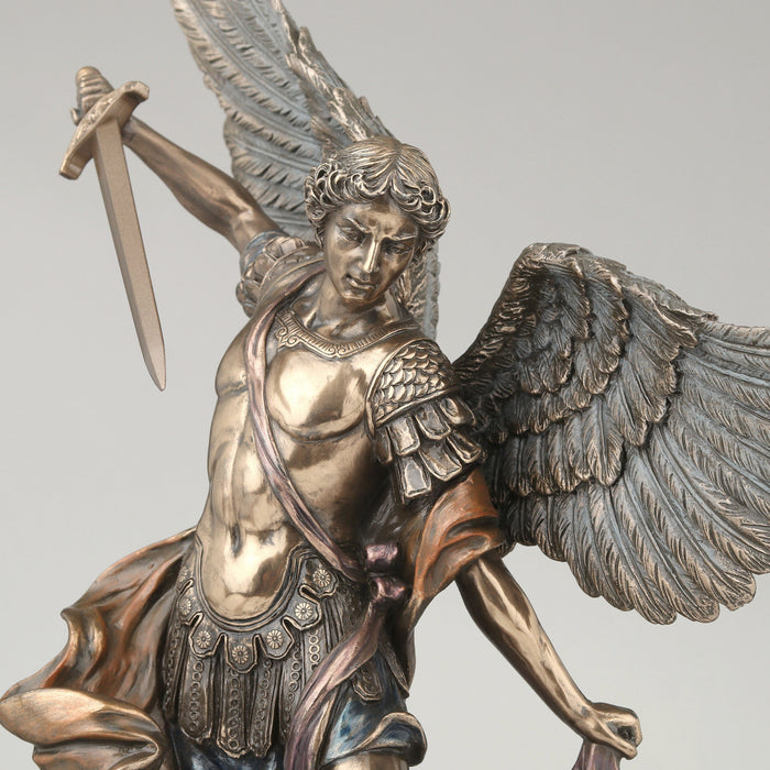 Estatuilla San Miguel Pisotea Al Demonio