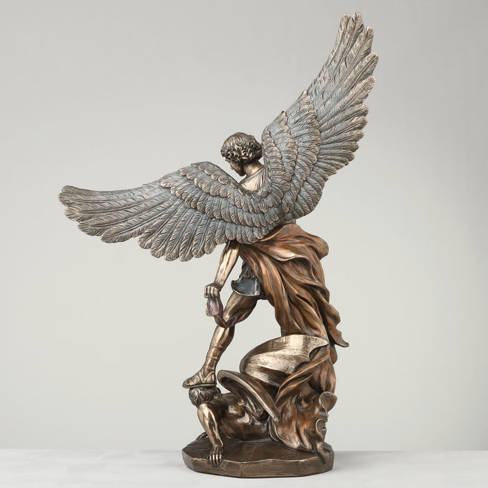 Estatuilla San Miguel Pisotea Al Demonio