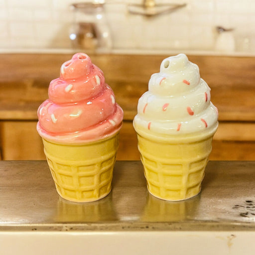 Salero y Pimentero Ice Cream Cones