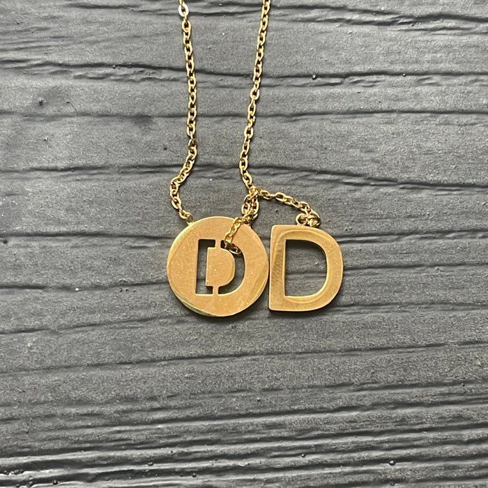 Collar Doble Letra