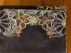 SET MANTEL PARA MESA NEGRO CON FLORES 180x320